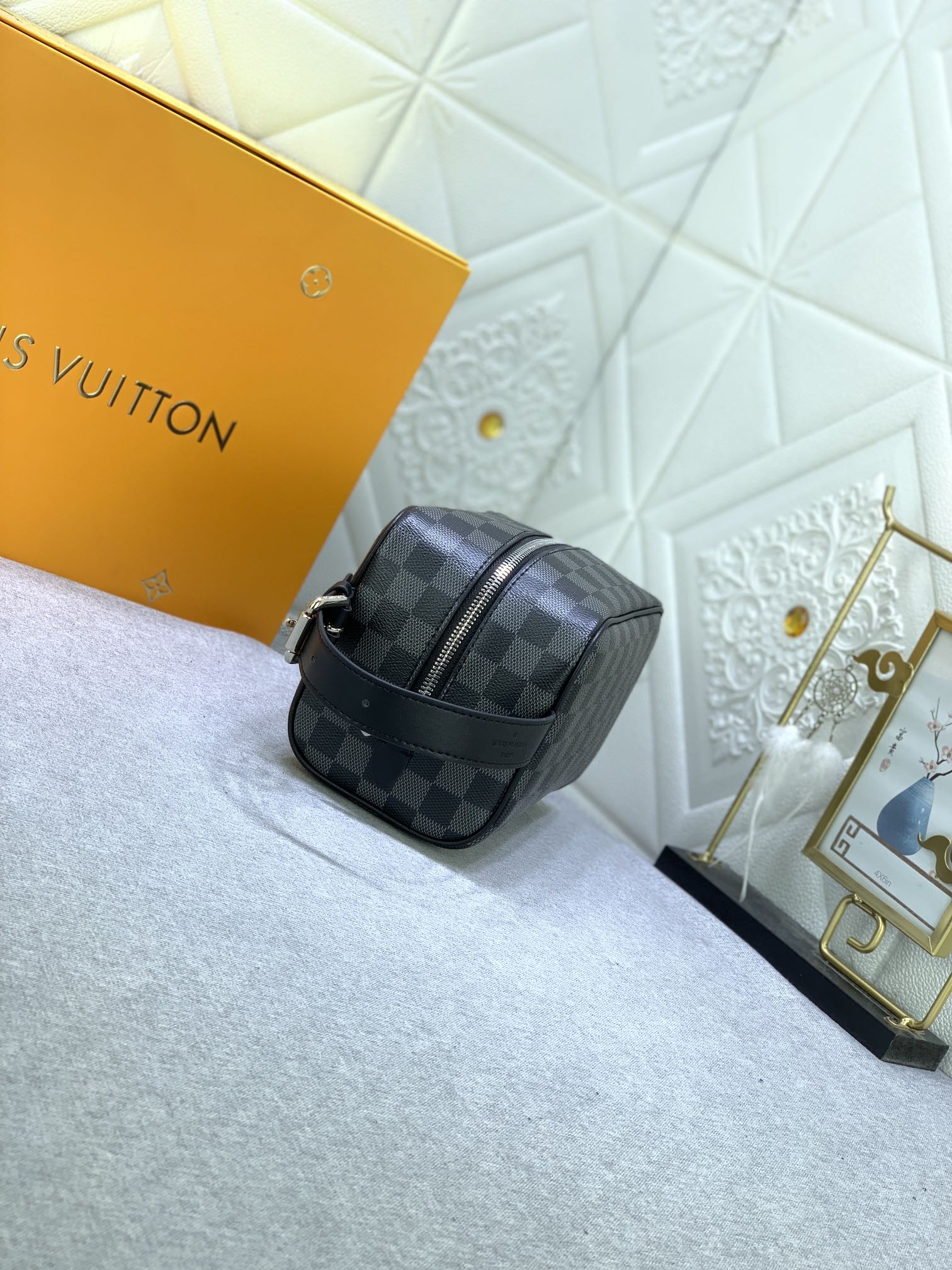 LV $62 gallery