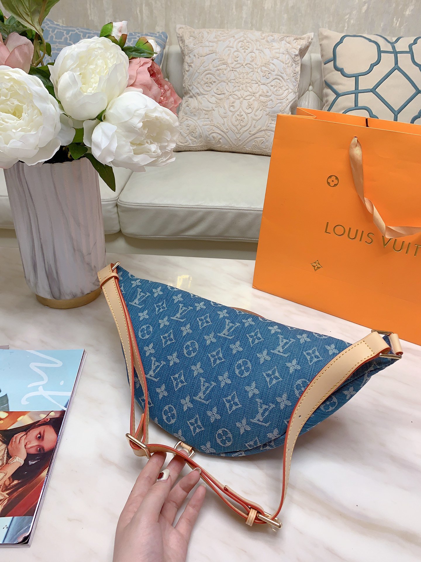 LV $62 gallery