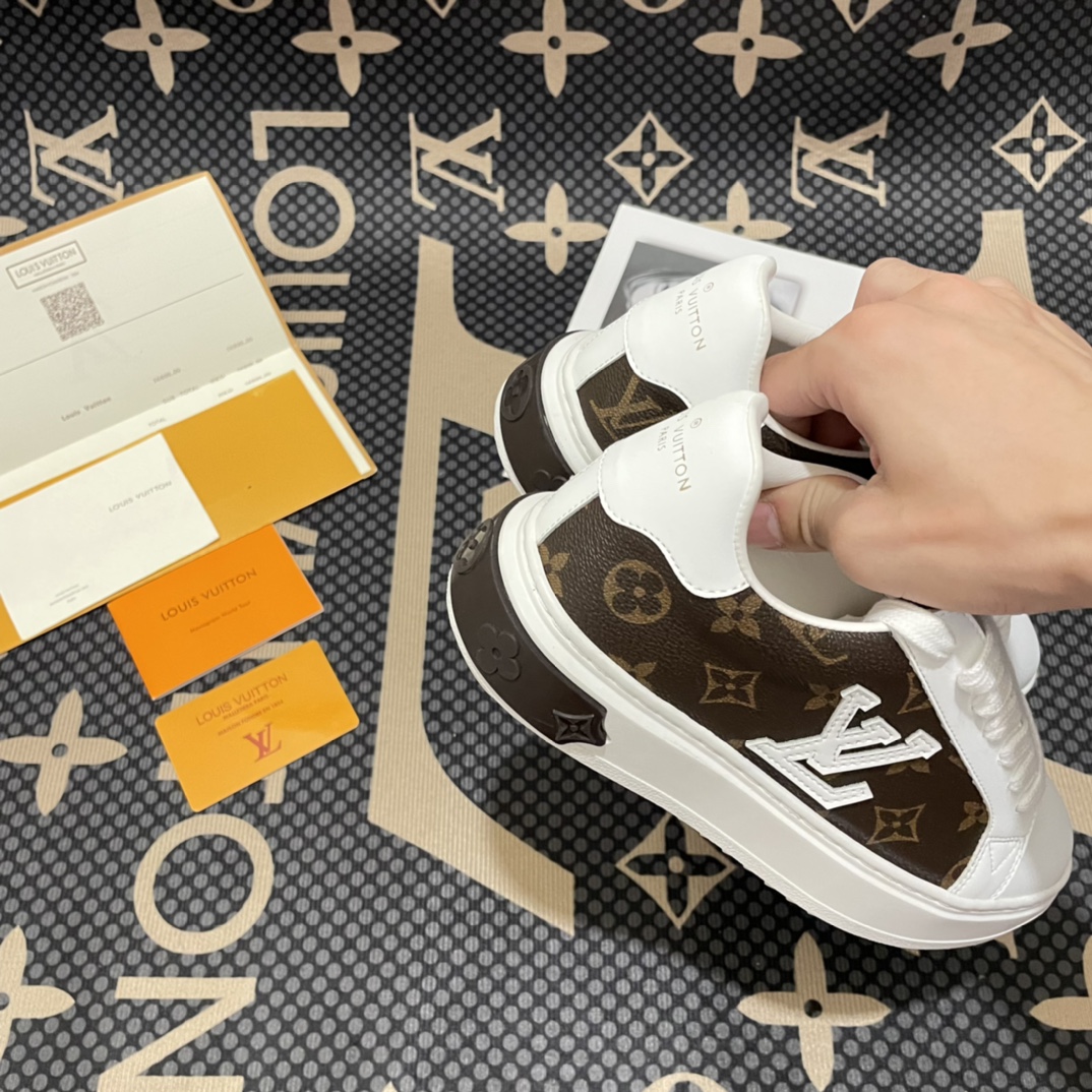 LV $62 gallery