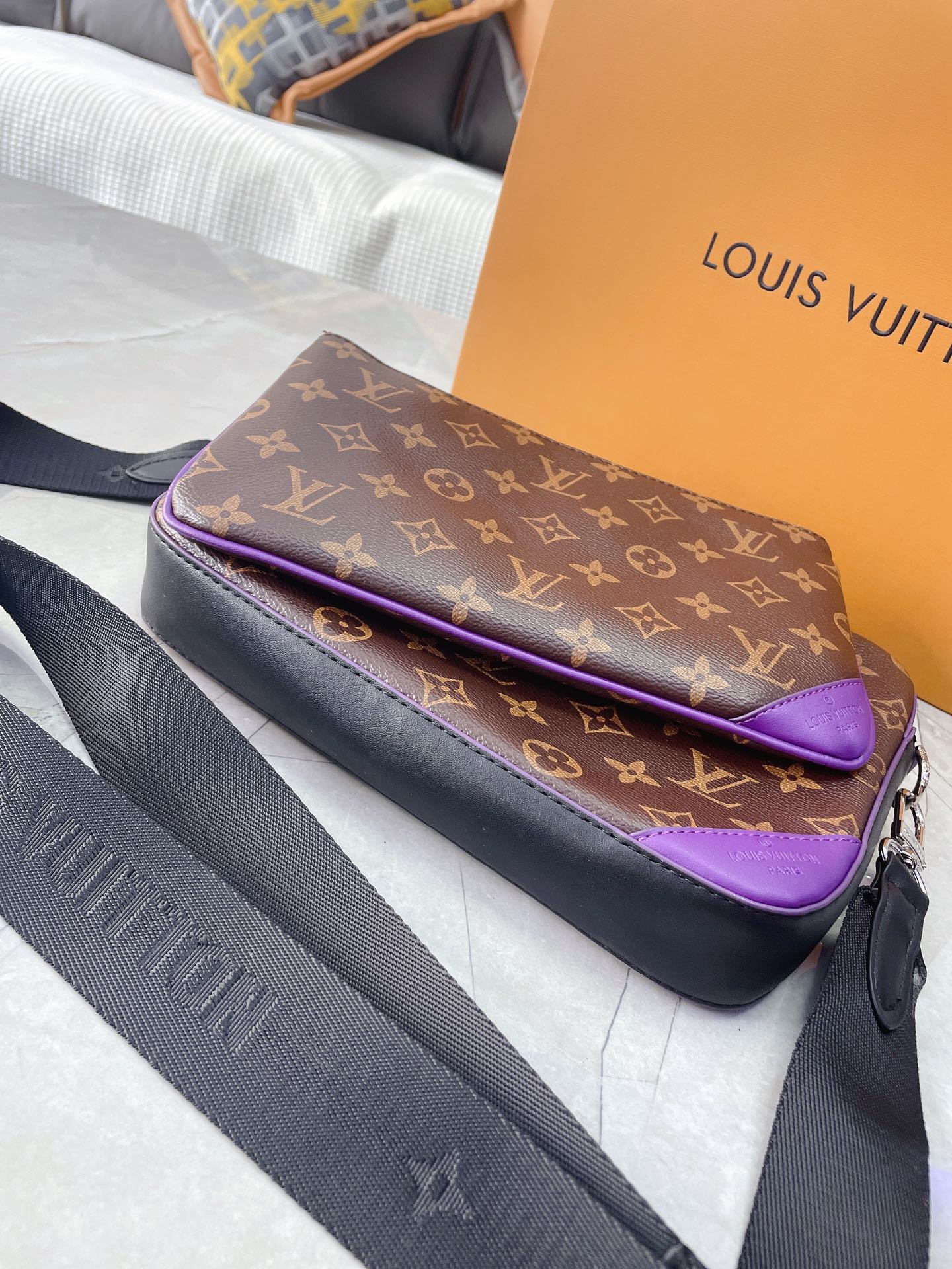 LV $62 gallery