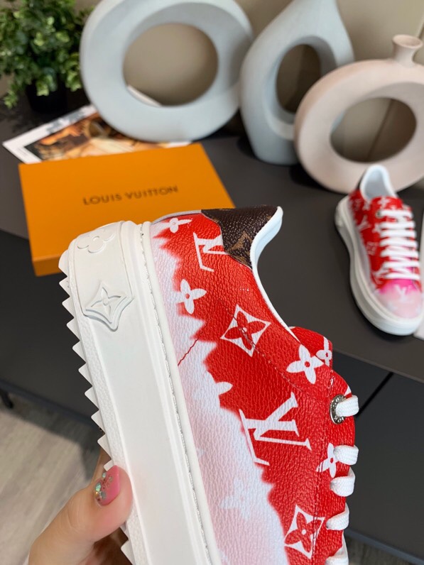 LV $62 gallery