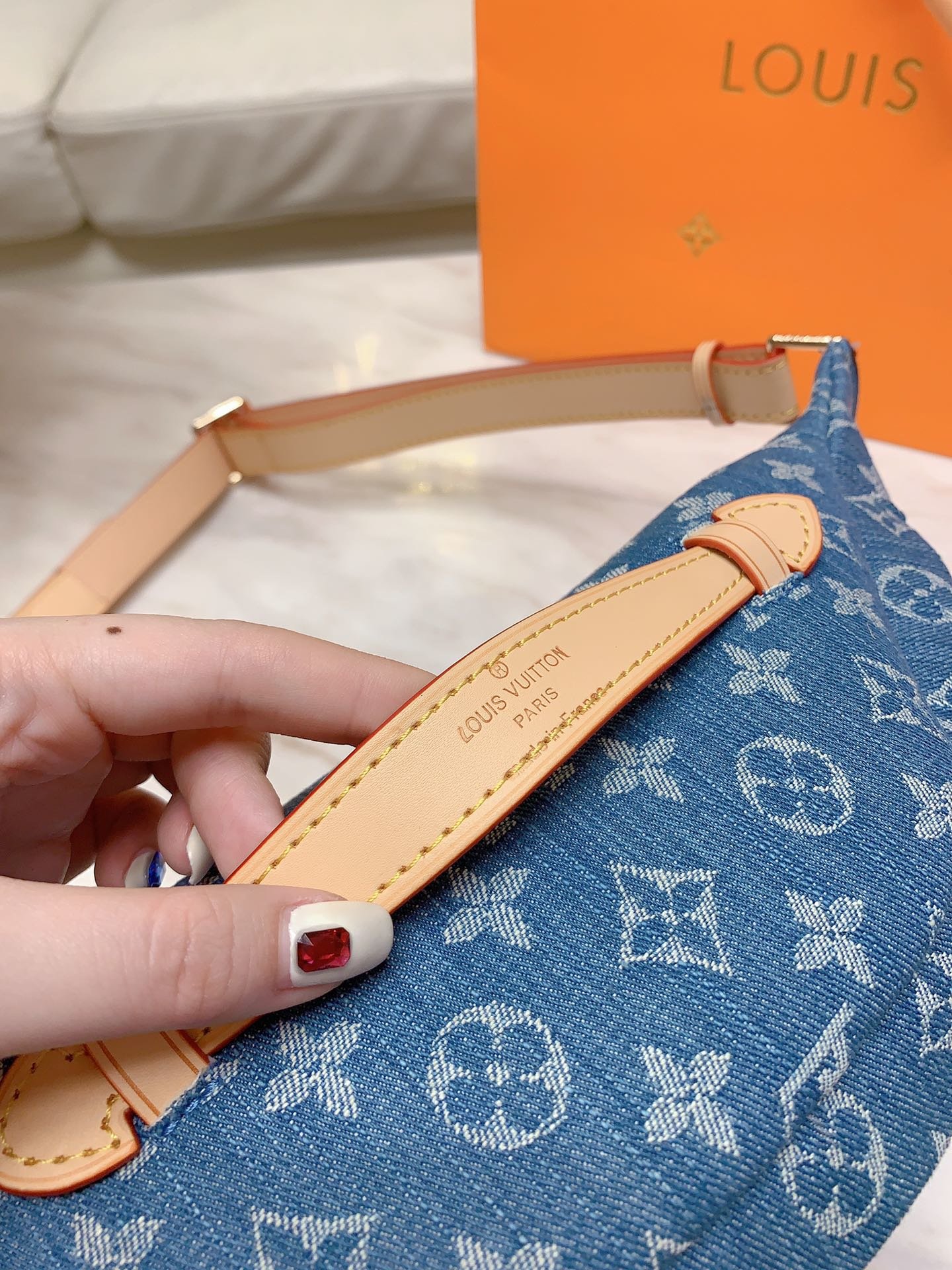 LV $62 gallery