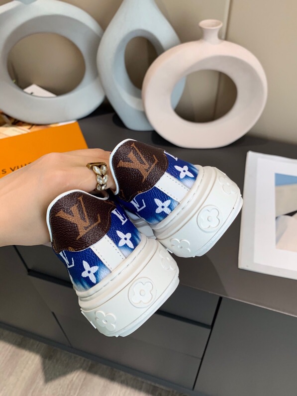 LV $62 gallery