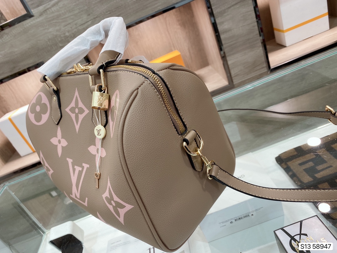 LV $62 gallery