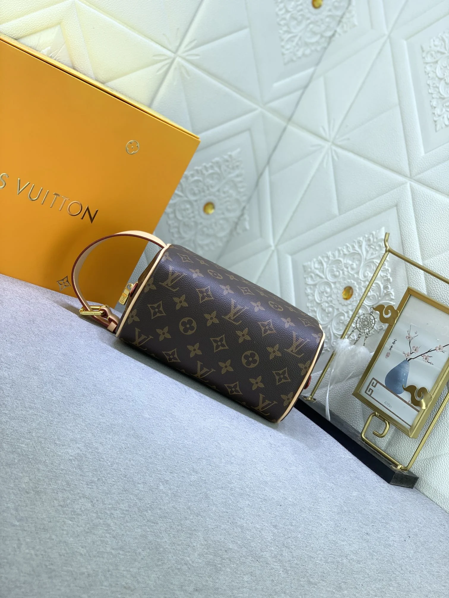 LV $62 gallery