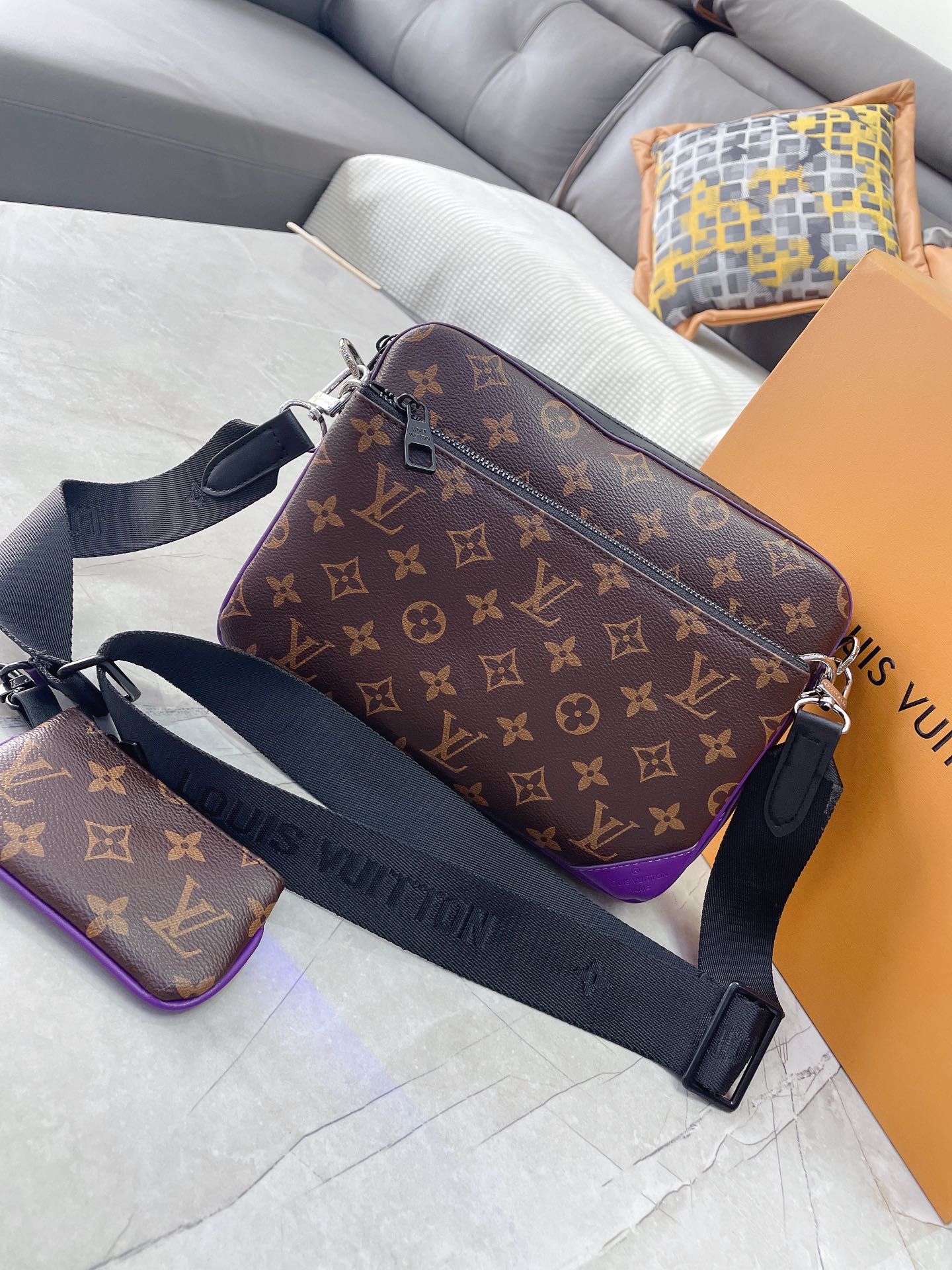 LV $62 gallery