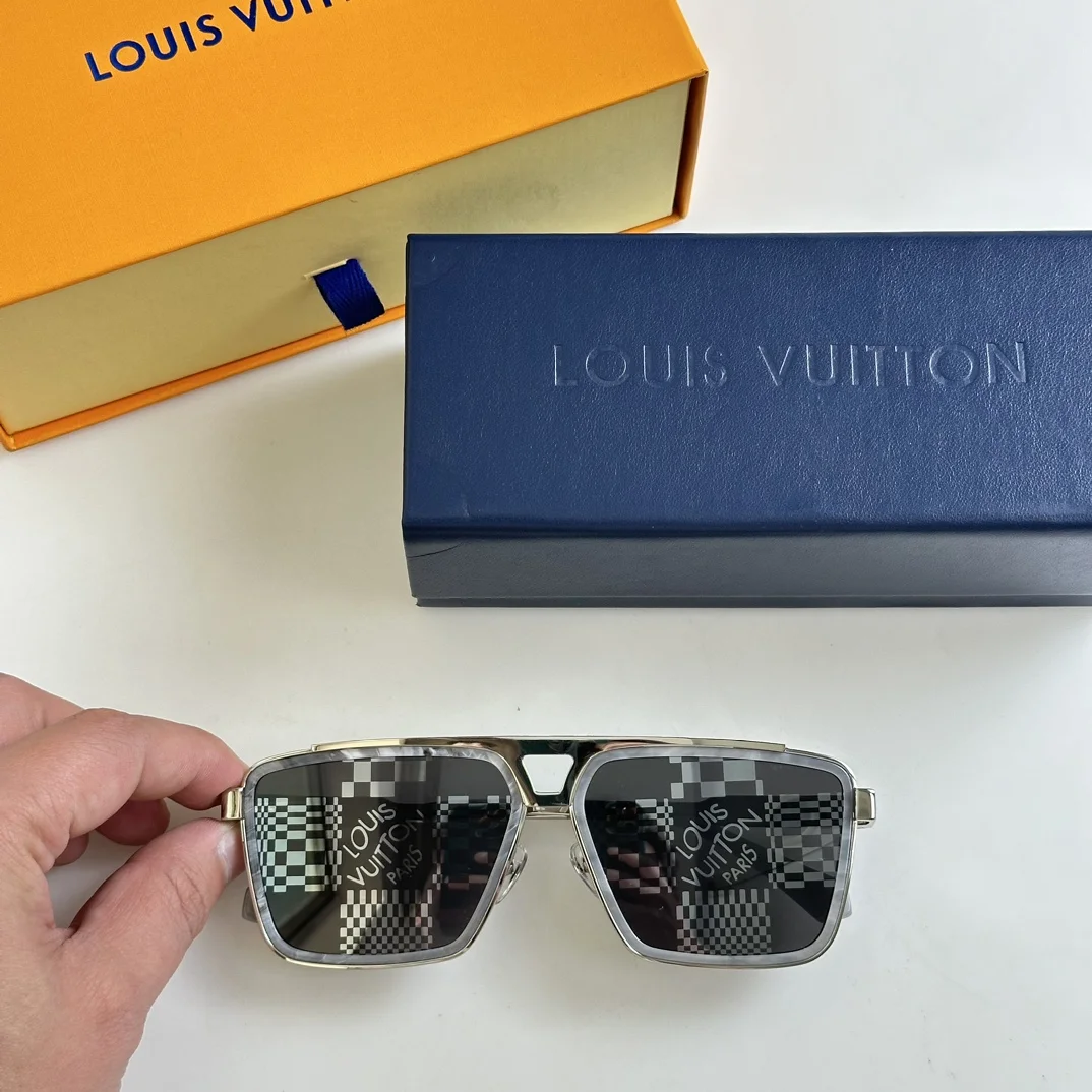 LV $62 gallery