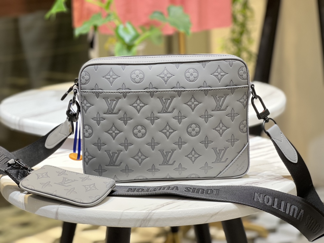 LV $62 gallery