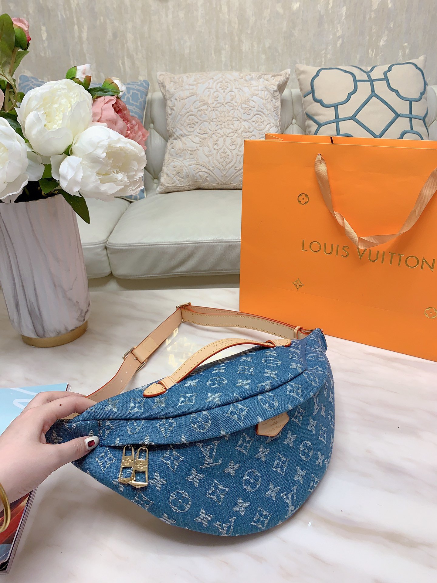 LV $62 gallery