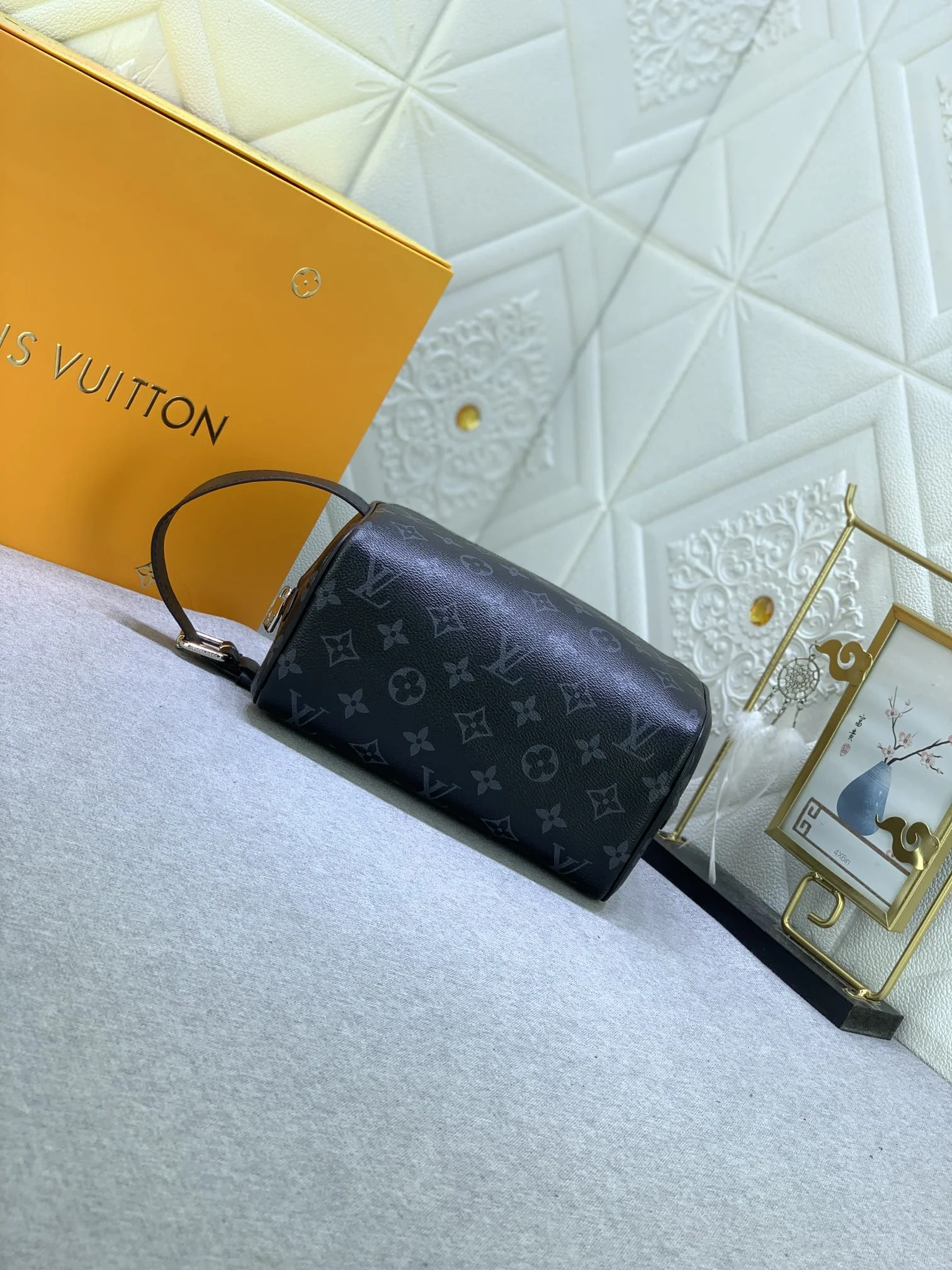 LV $62 gallery