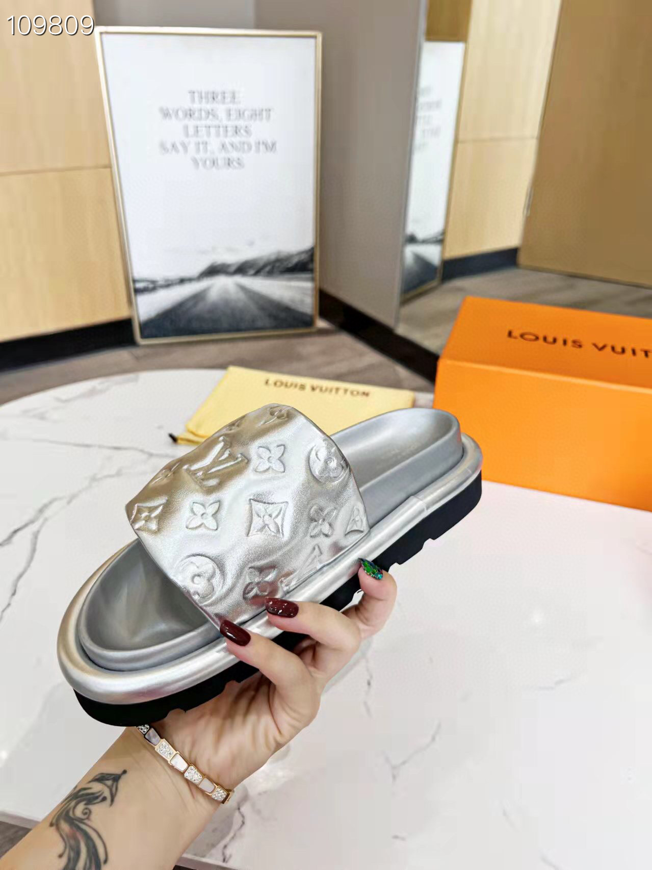 LV $65 gallery