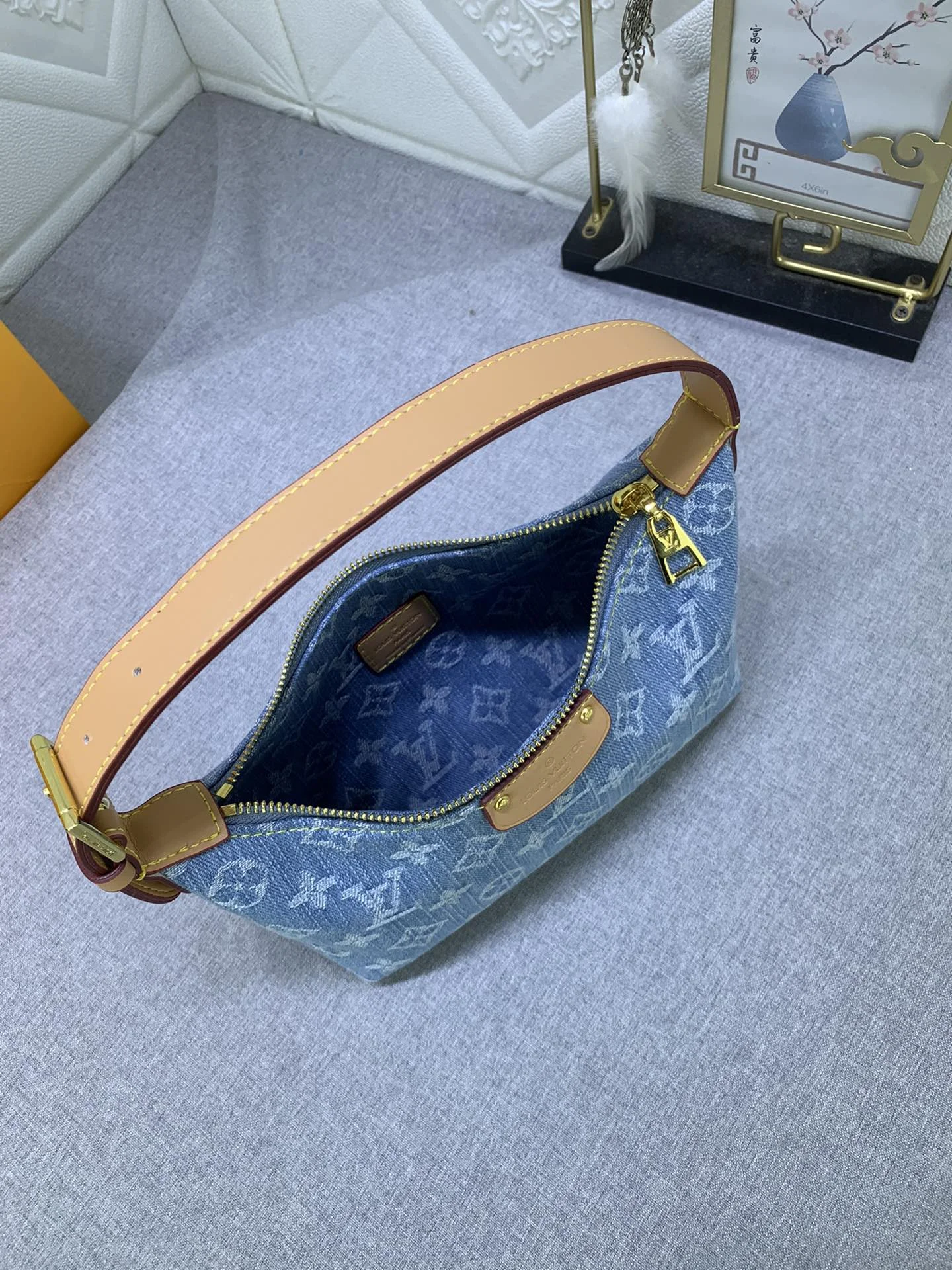 LV $65 gallery