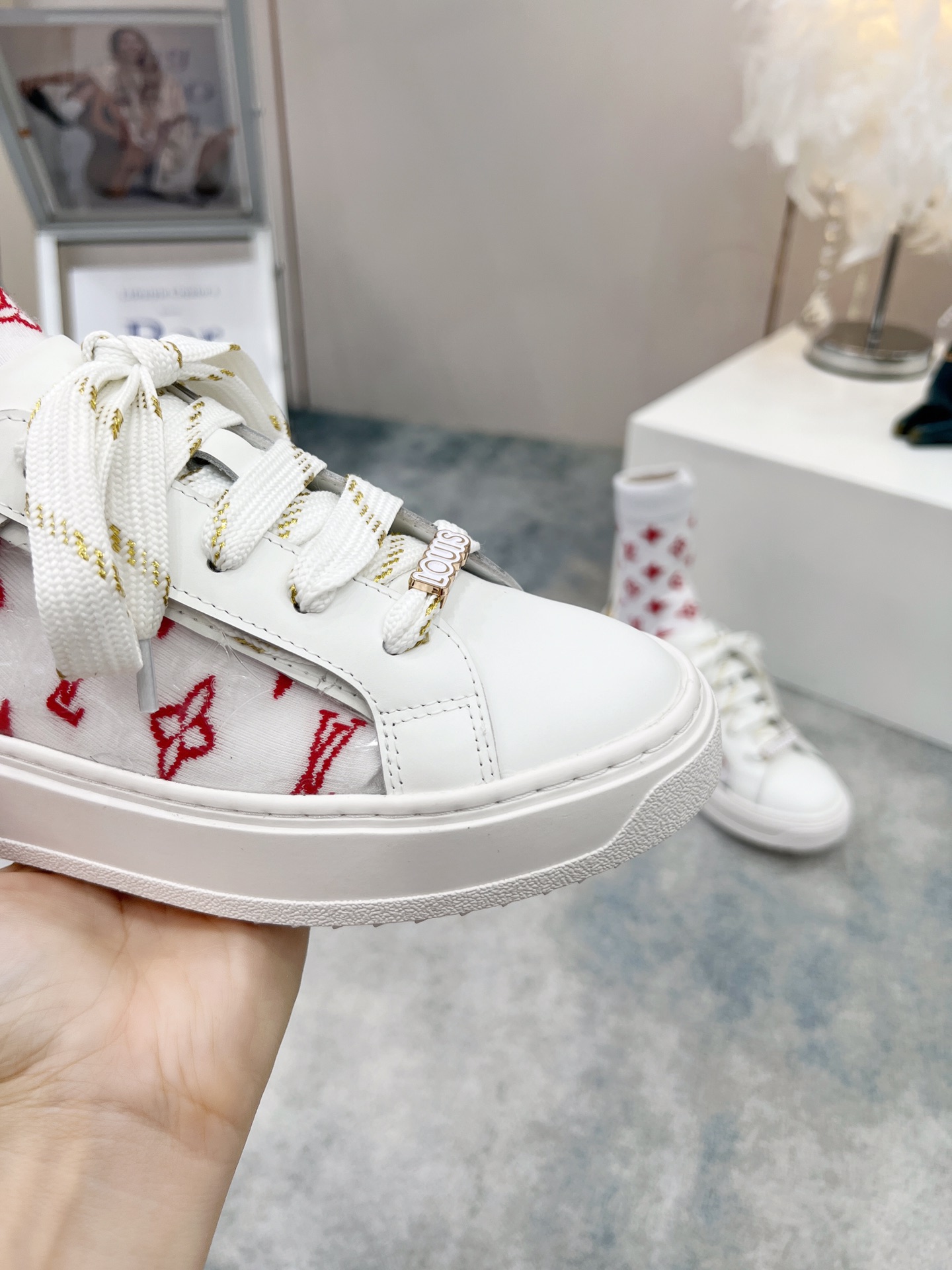 LV $65 gallery