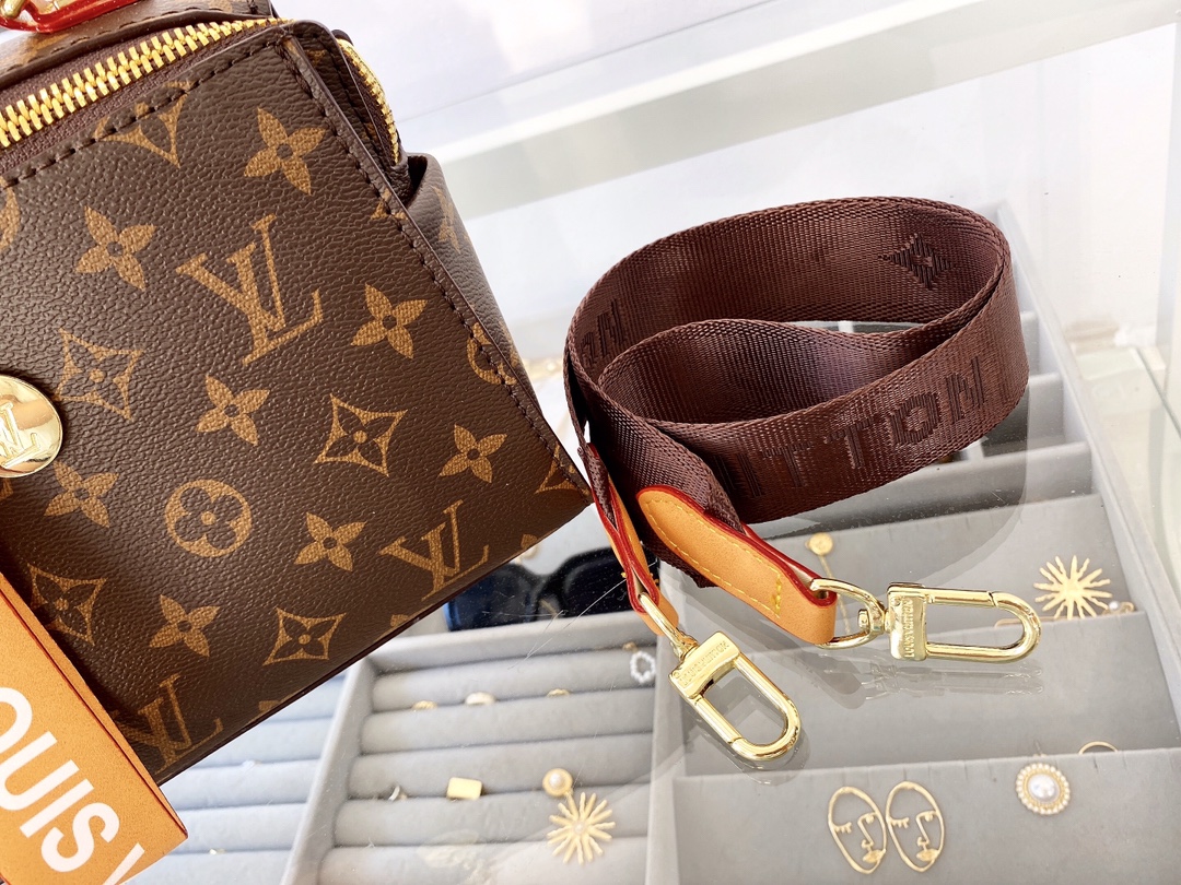 LV $65 gallery