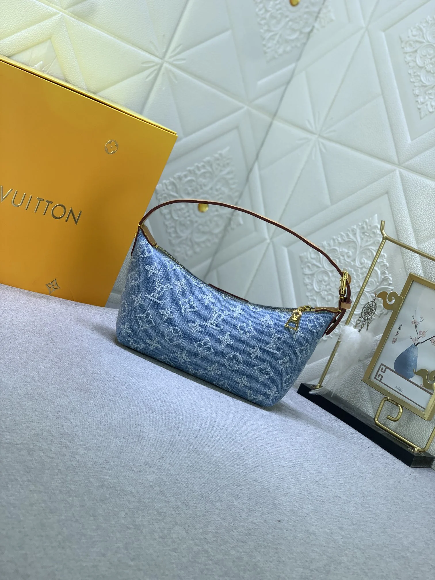 LV $65 gallery