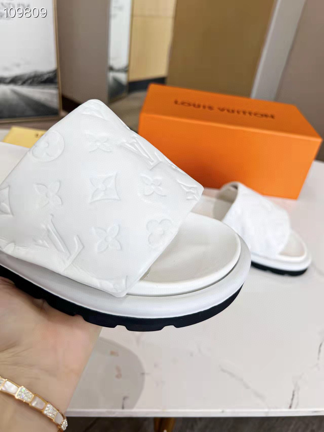 LV $65 gallery