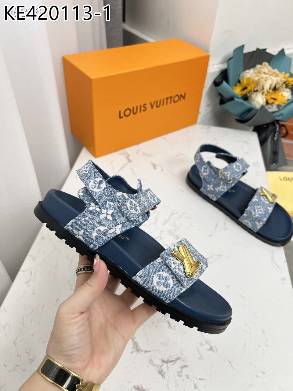 LV $67 gallery