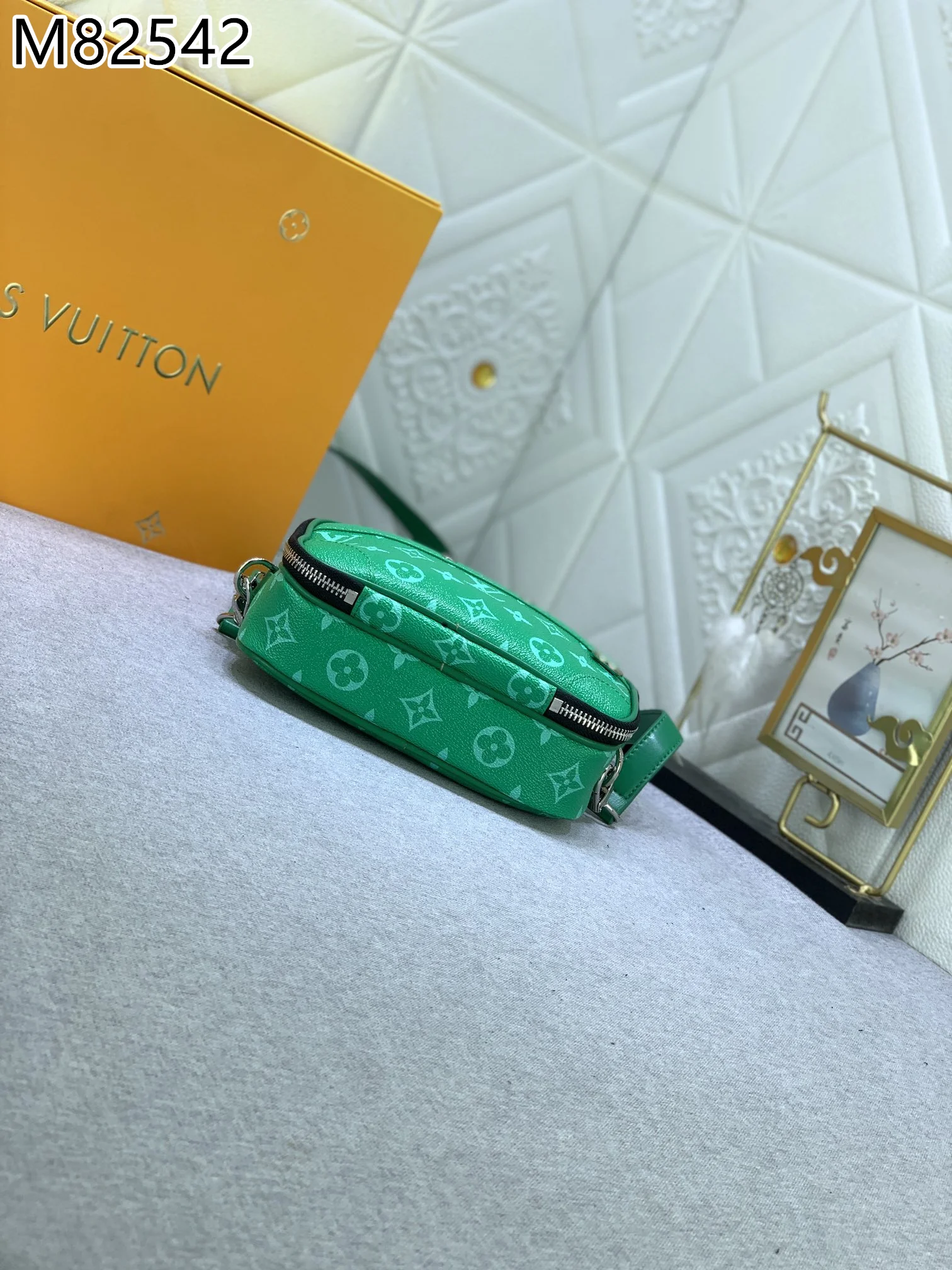 LV $67 gallery