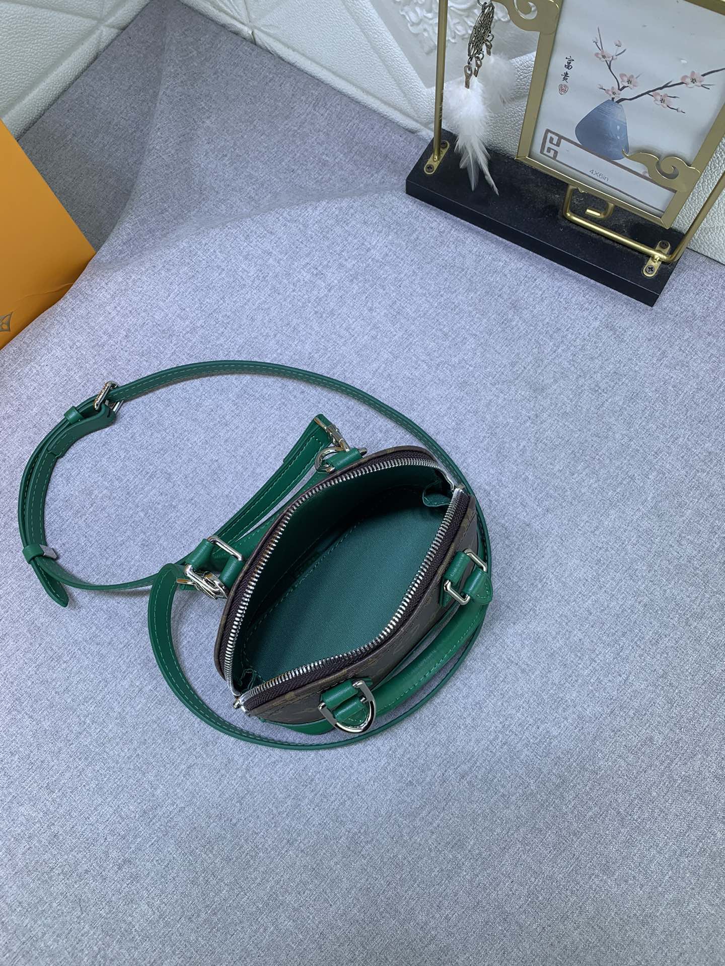 LV $67 gallery