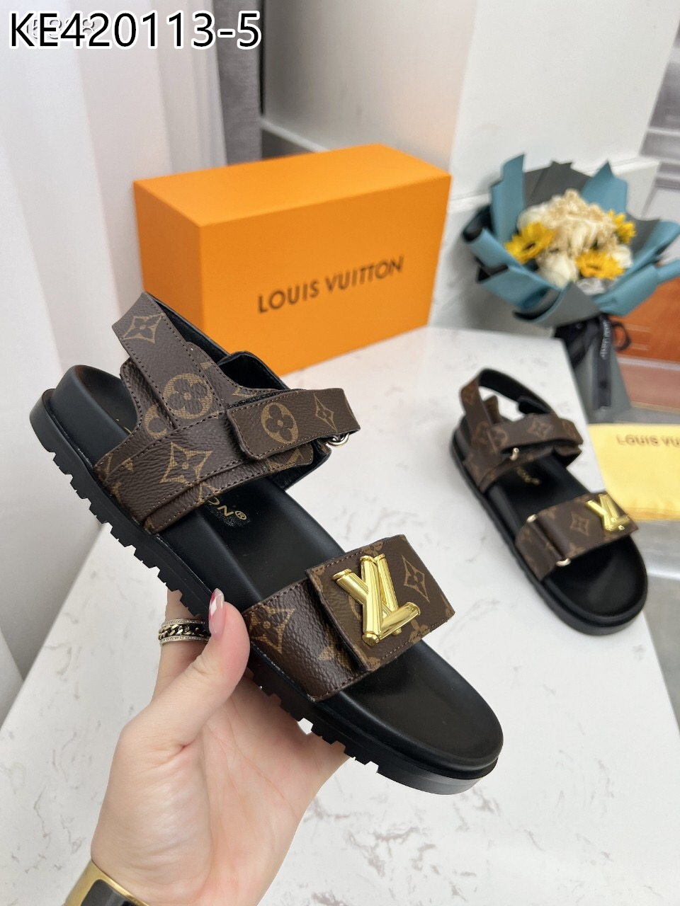 LV $67 gallery