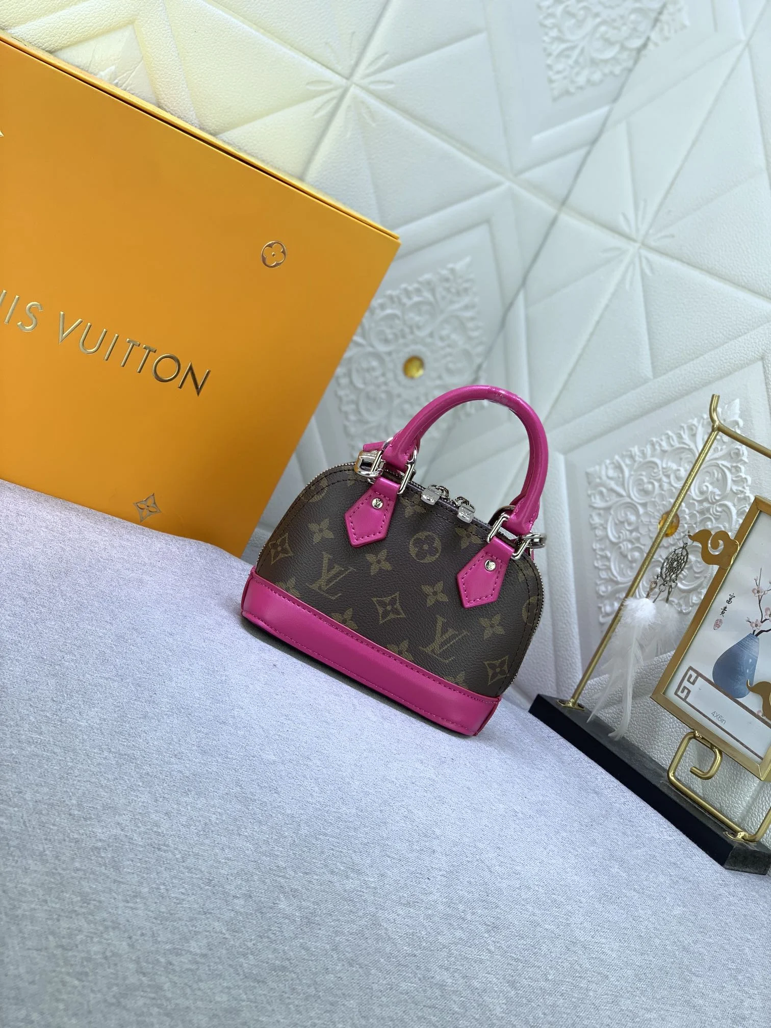 LV $67 gallery