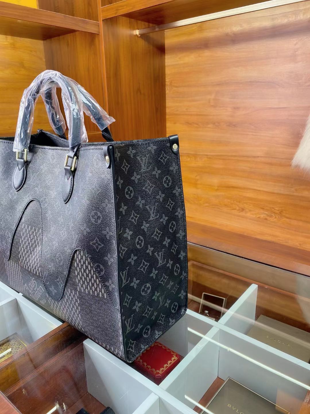 LV $68 gallery