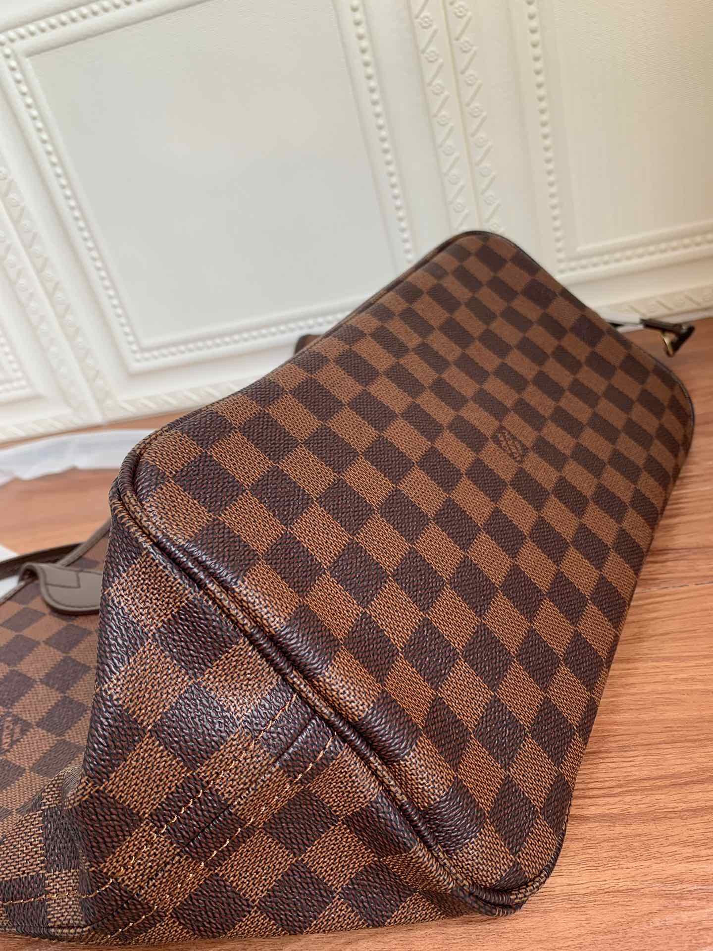 LV $69/$73 gallery