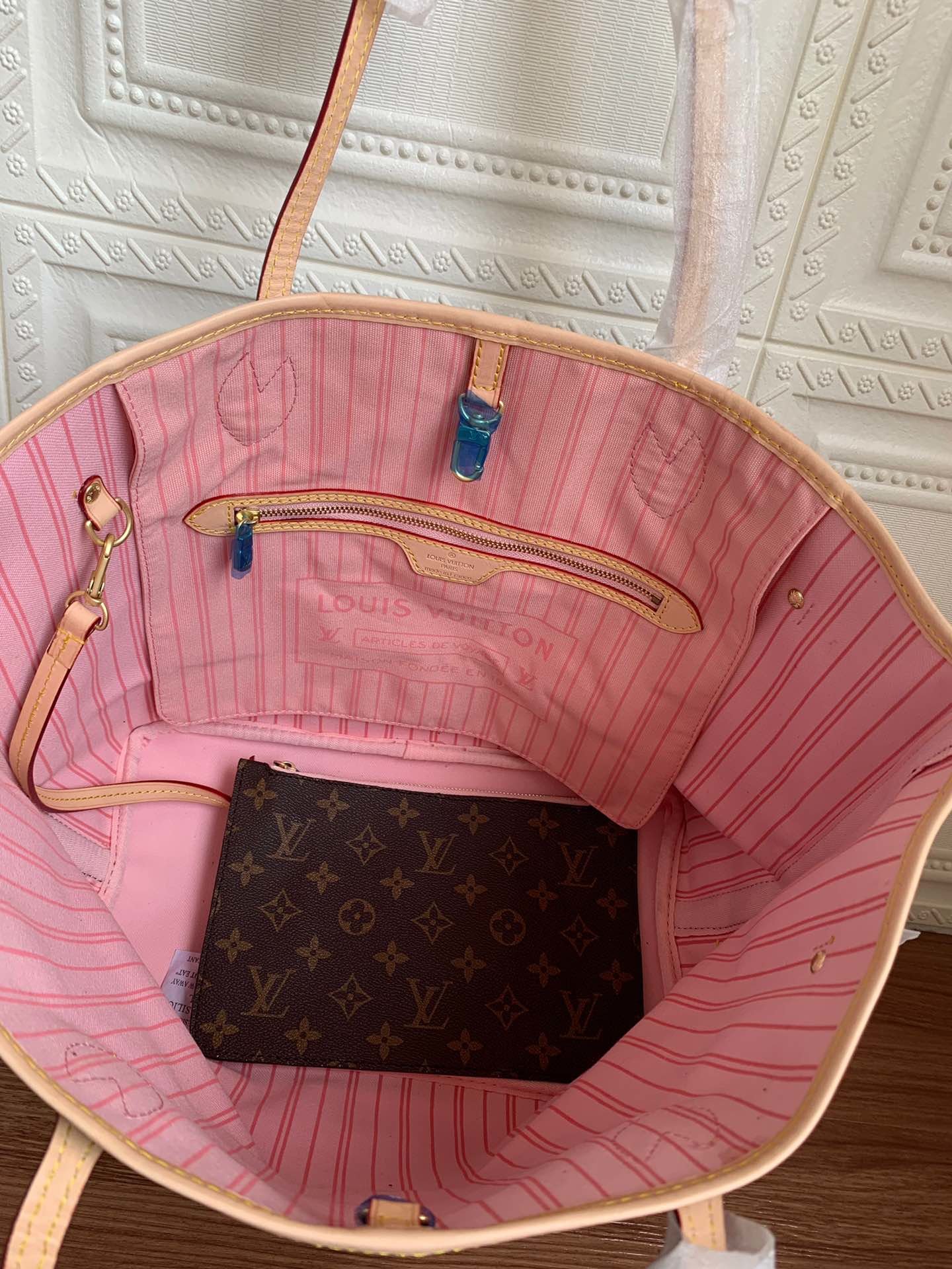 LV $69/$73 gallery