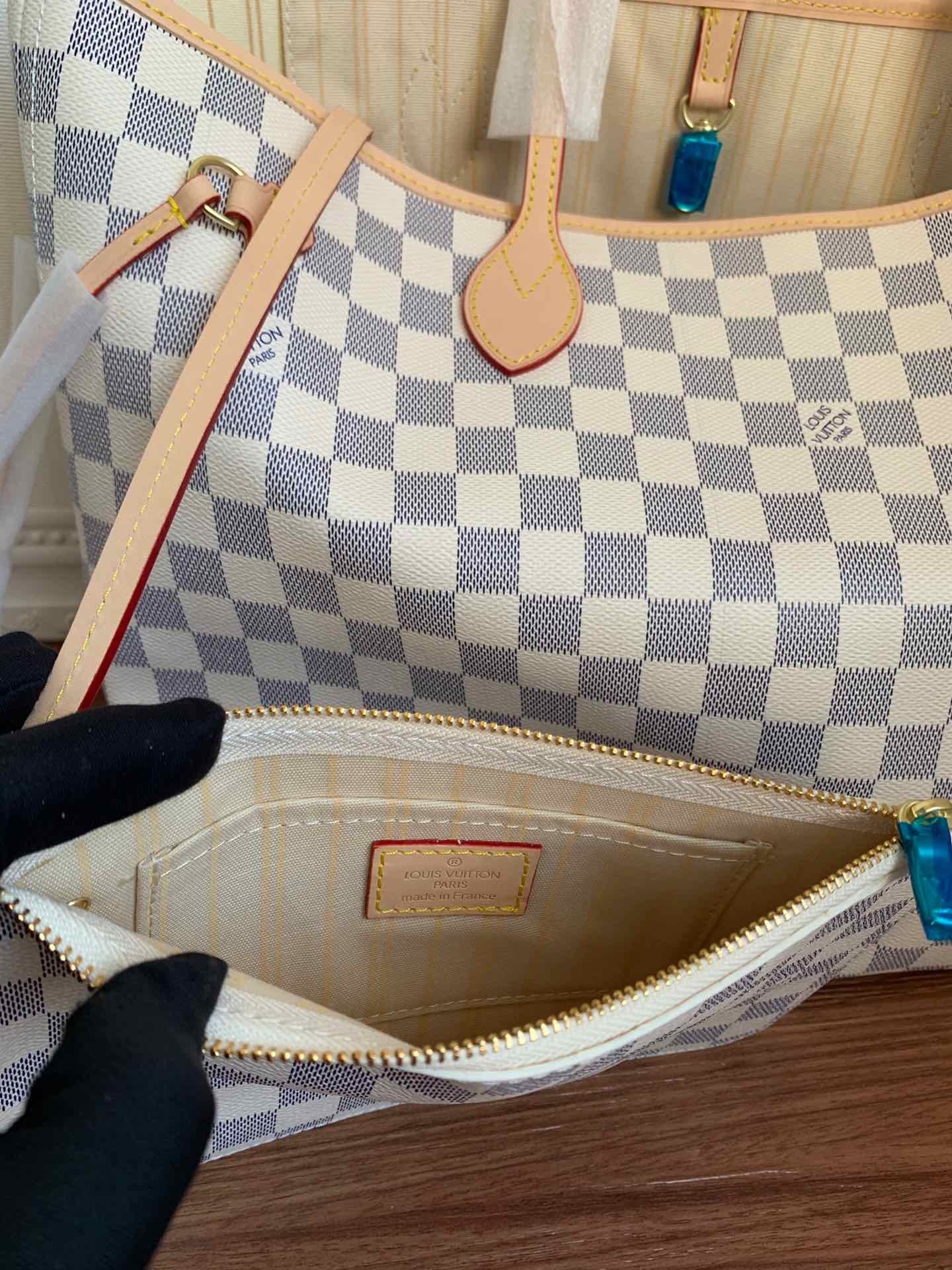 LV $69/$73 gallery