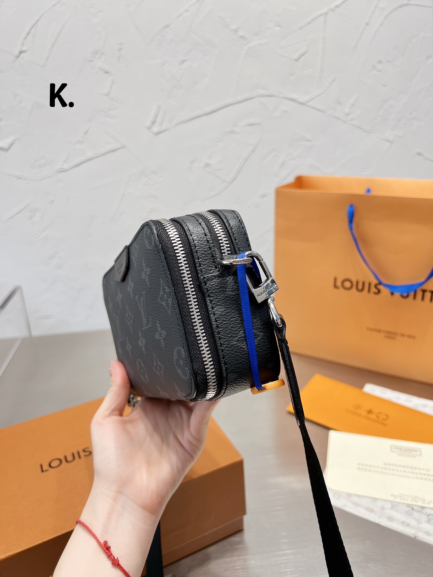 LV $70 gallery