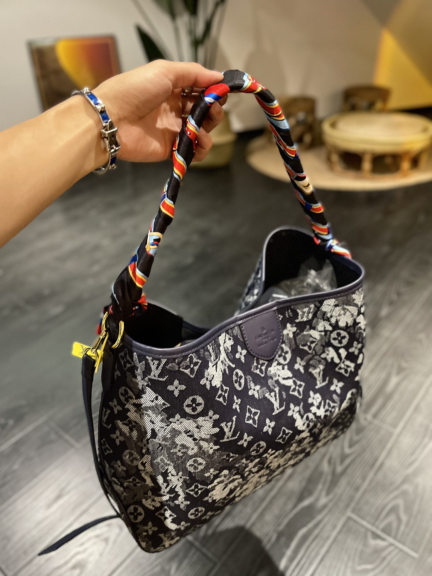 LV $70 gallery