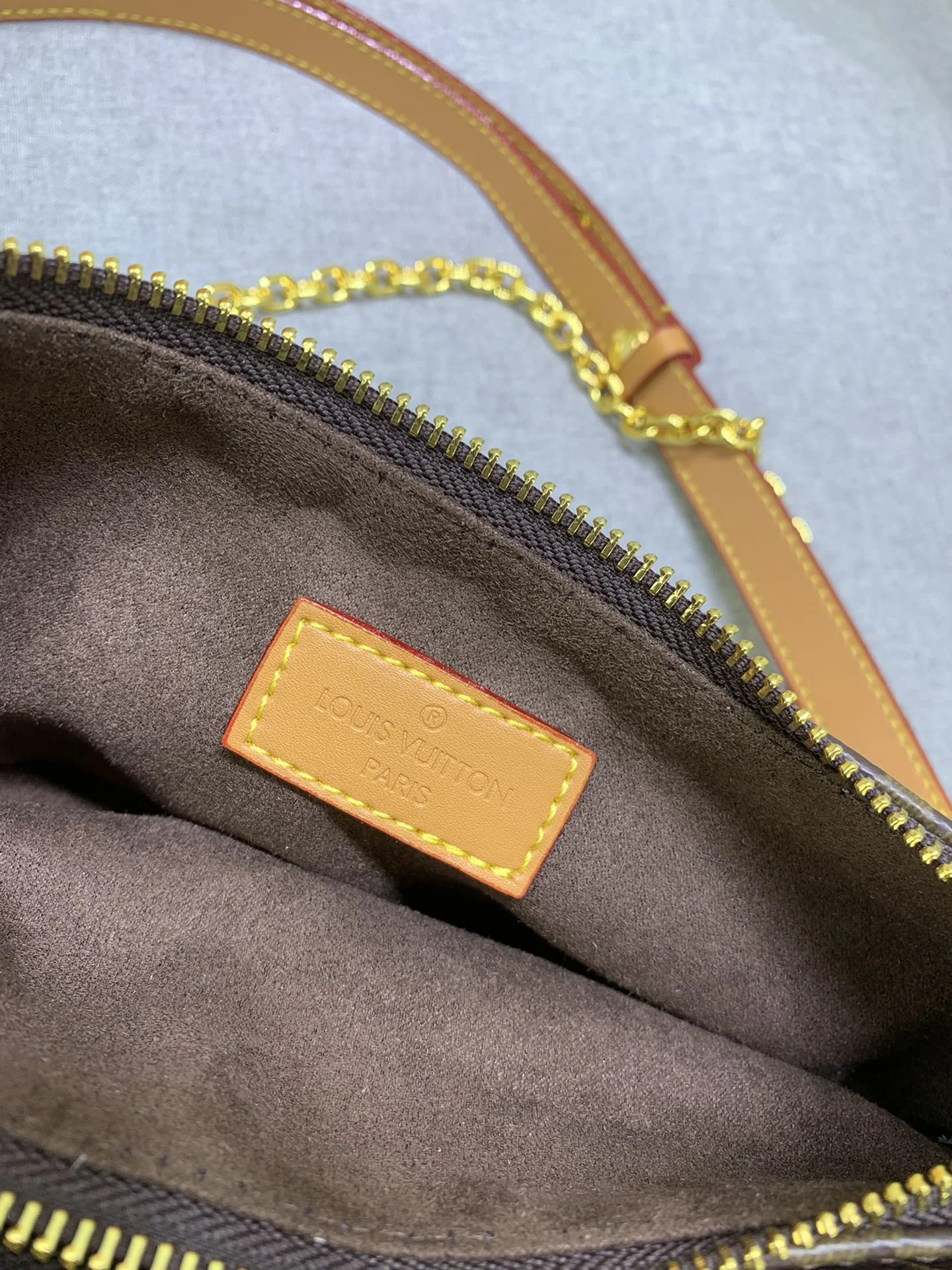 LV $70 gallery