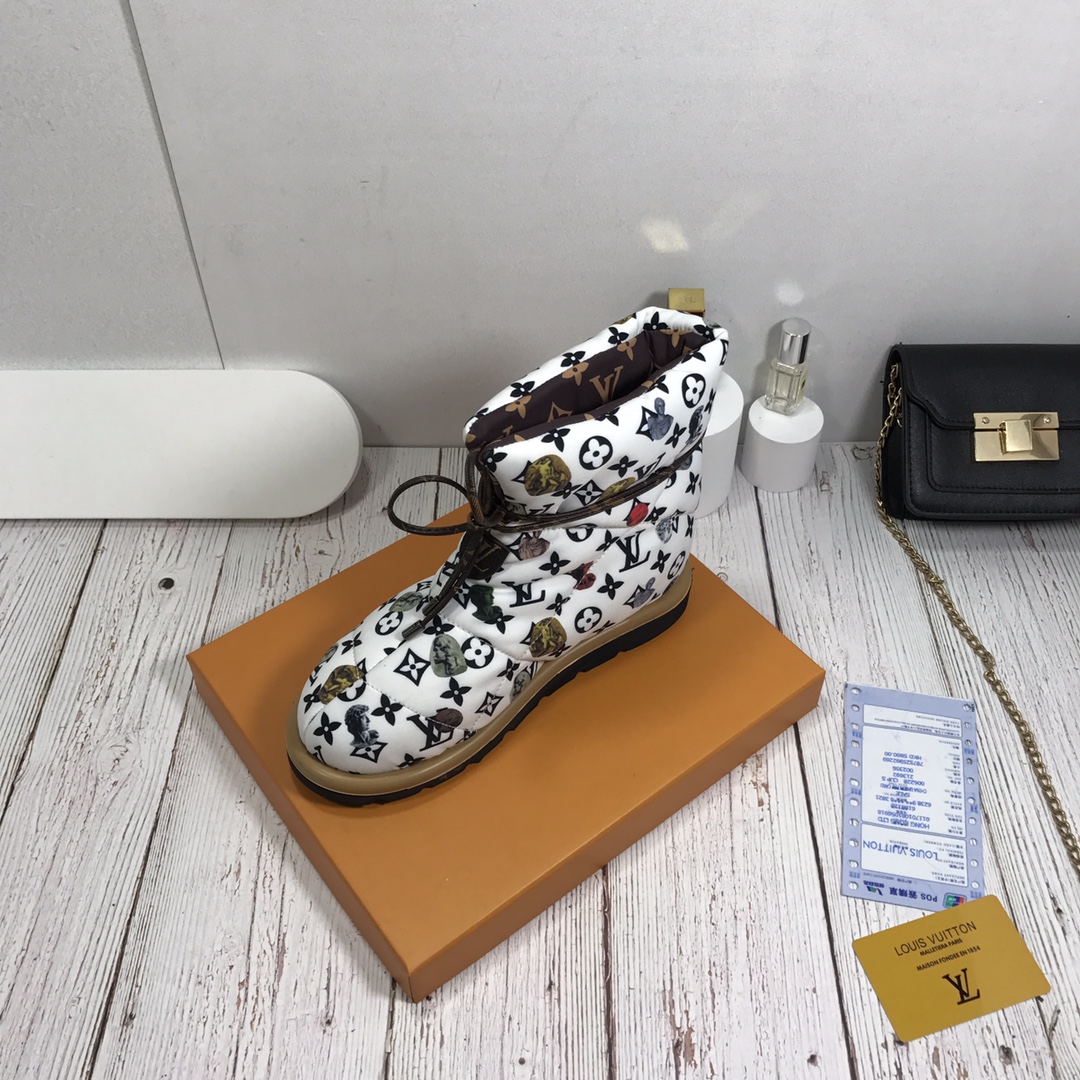 LV $70 gallery