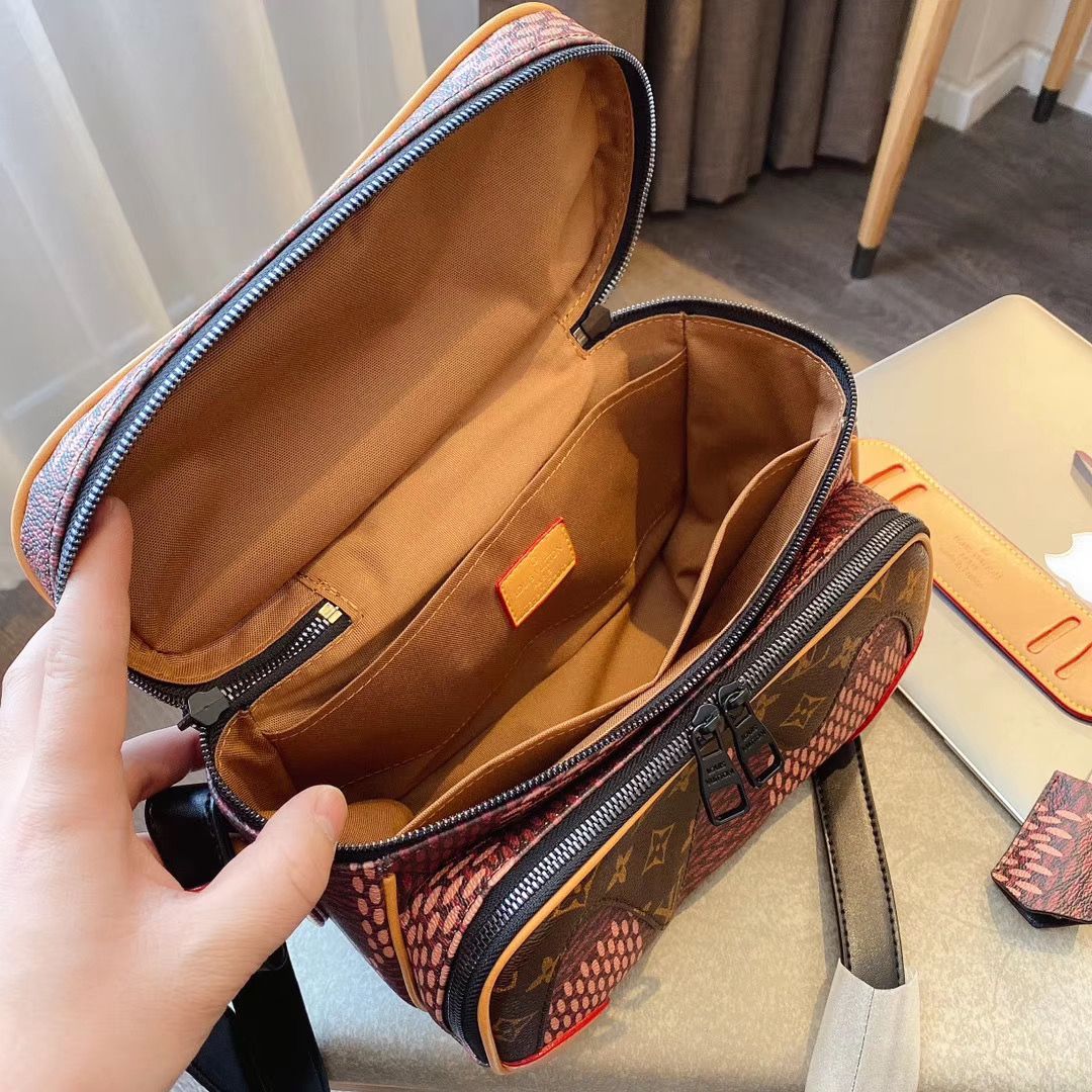 LV $70 gallery