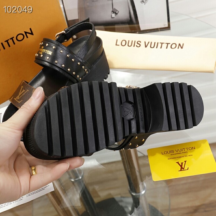 LV $70 gallery