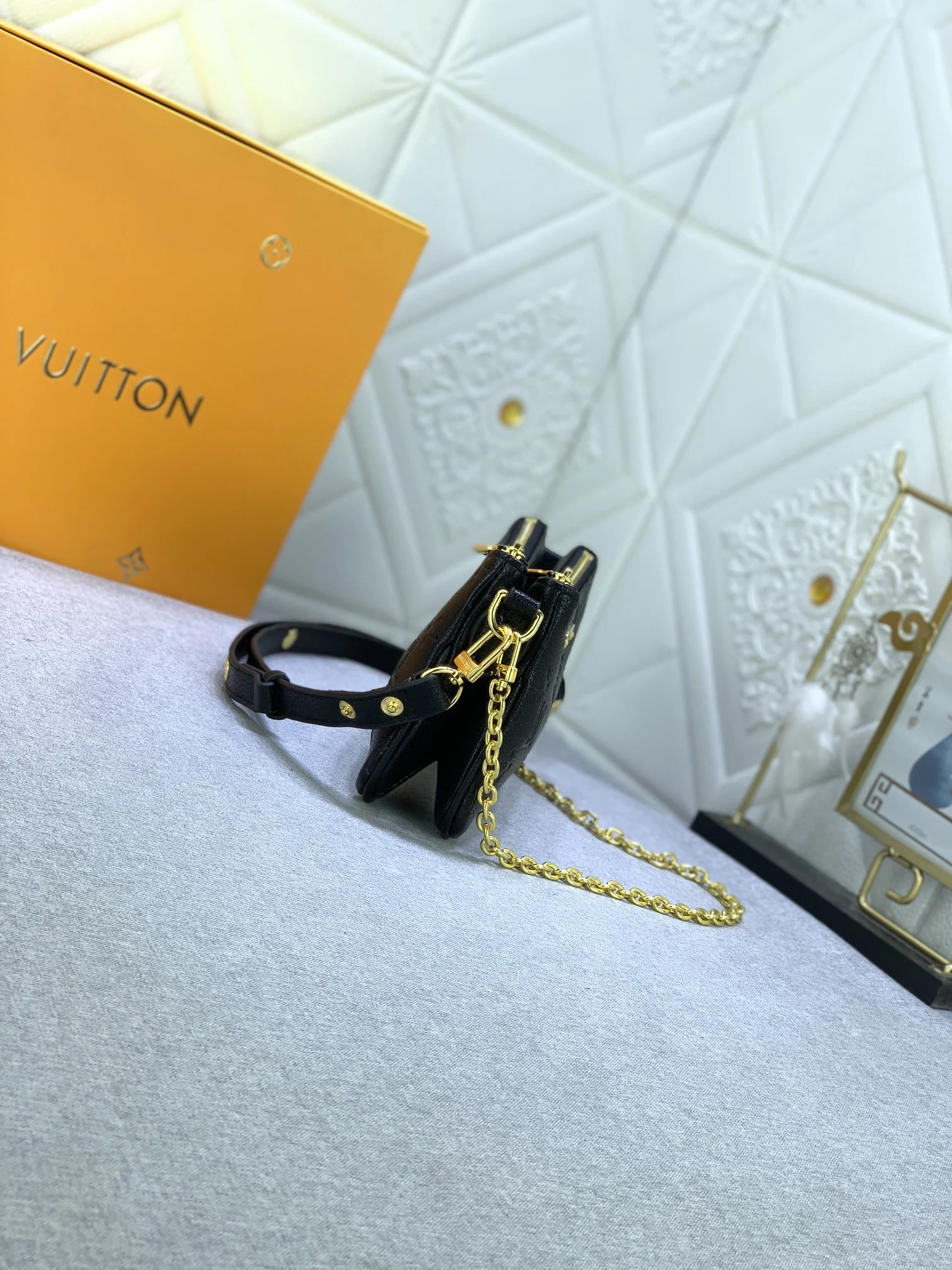 LV $70 gallery