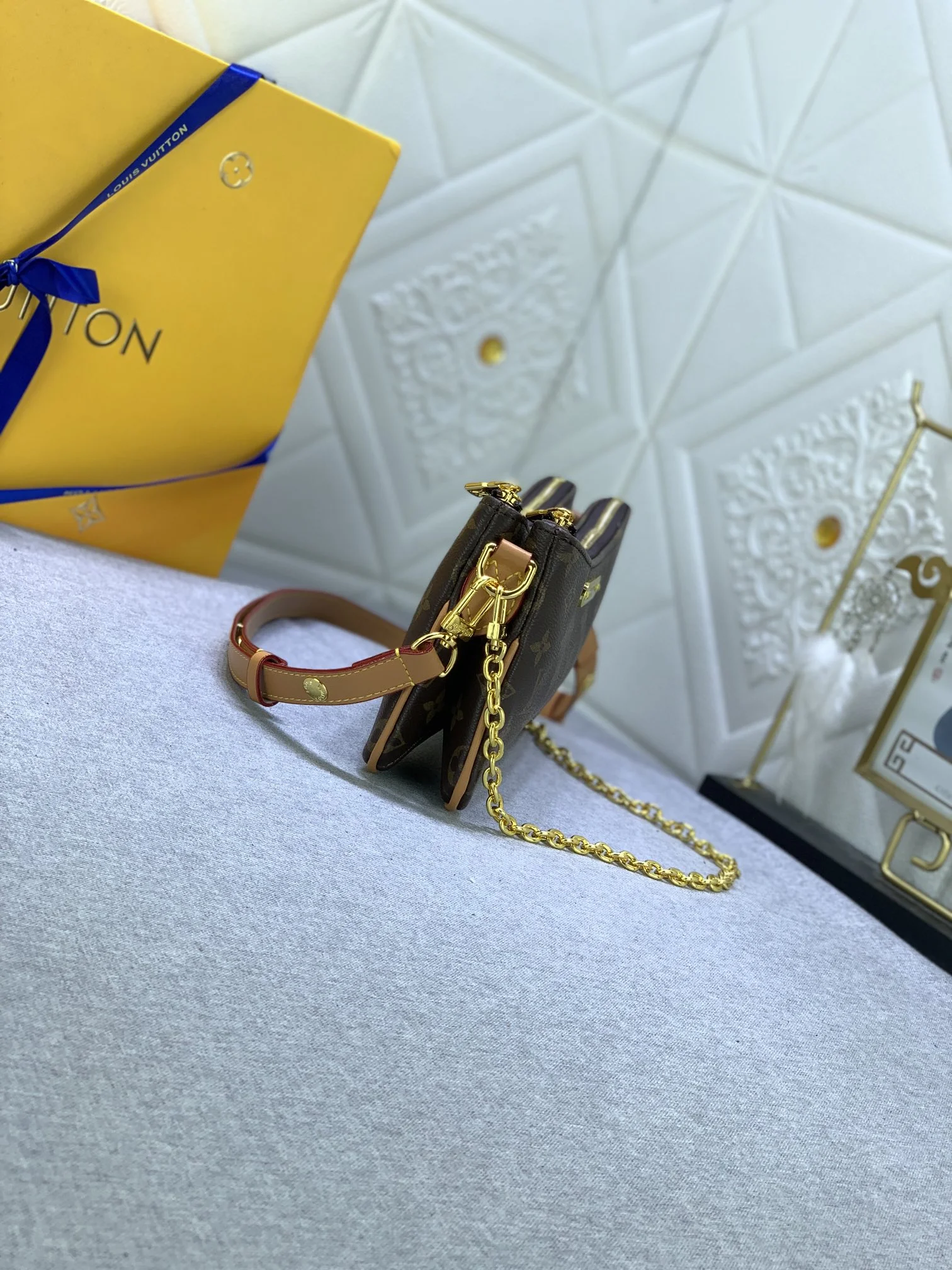 LV $70 gallery