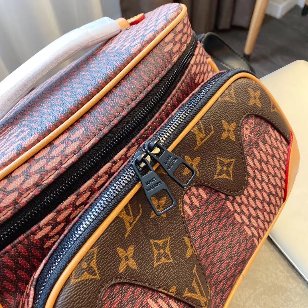 LV $70 gallery