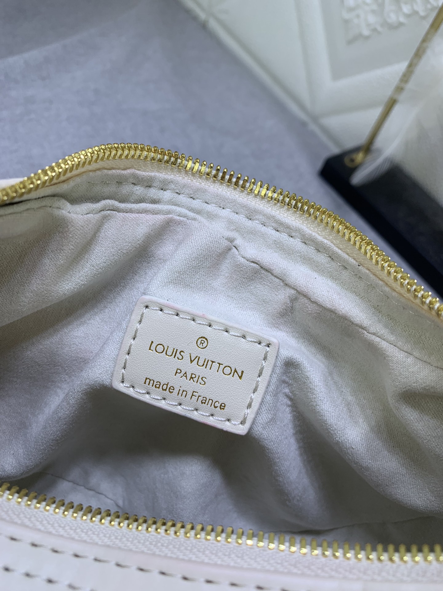 LV $70 gallery