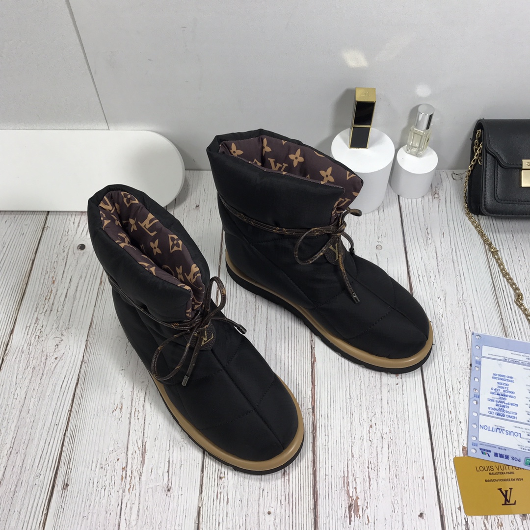 LV $70 gallery