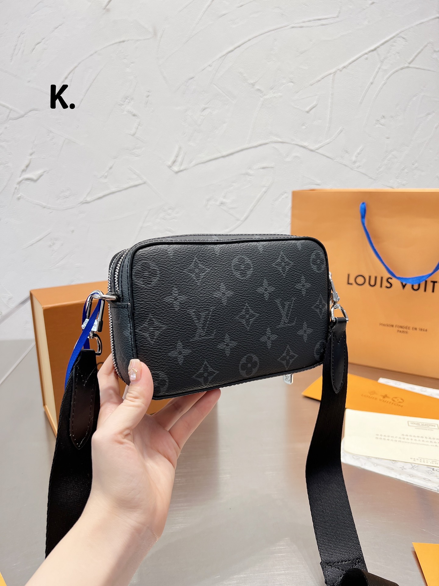 LV $70 gallery