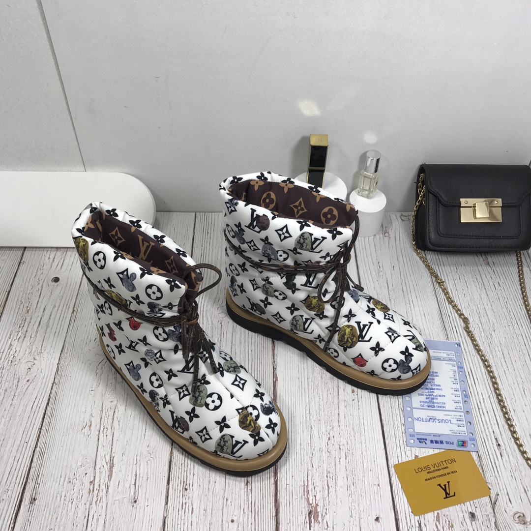 LV $70 gallery