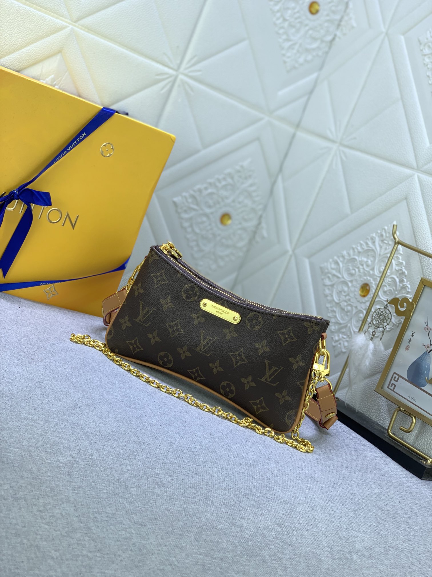 LV $70 gallery