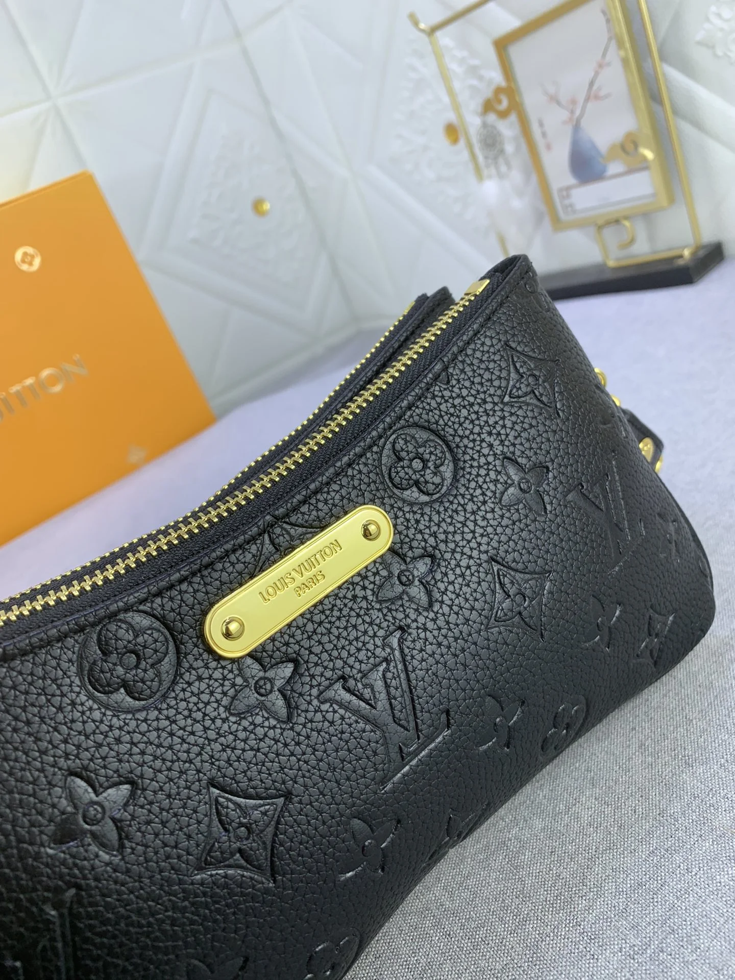 LV $70 gallery