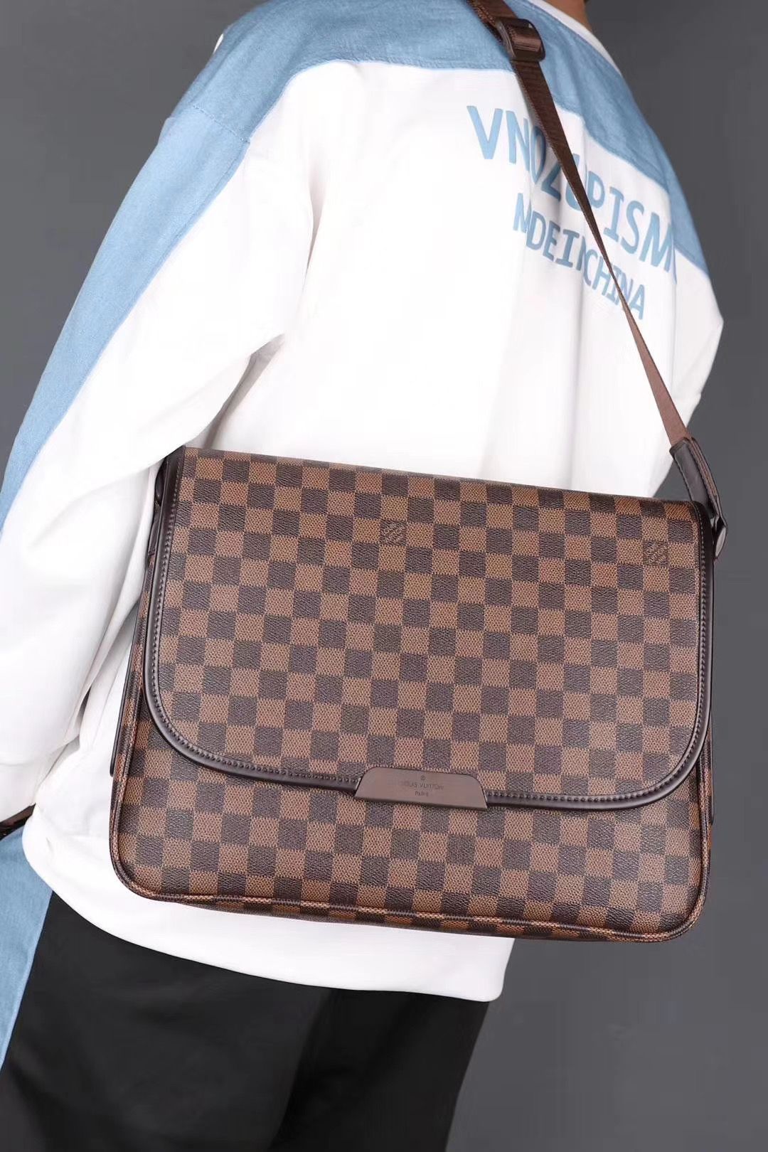 LV $70 gallery