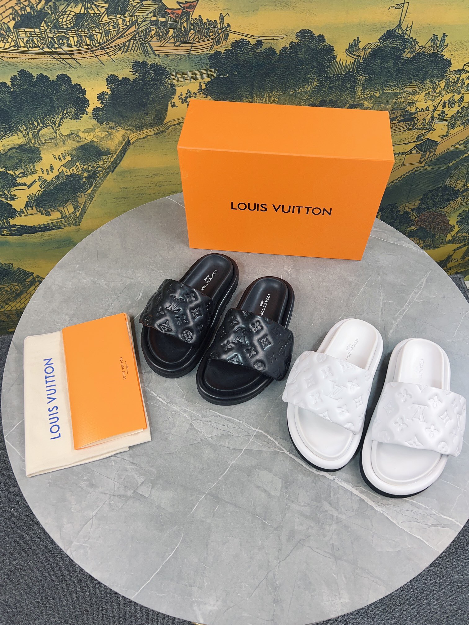 LV $70 gallery