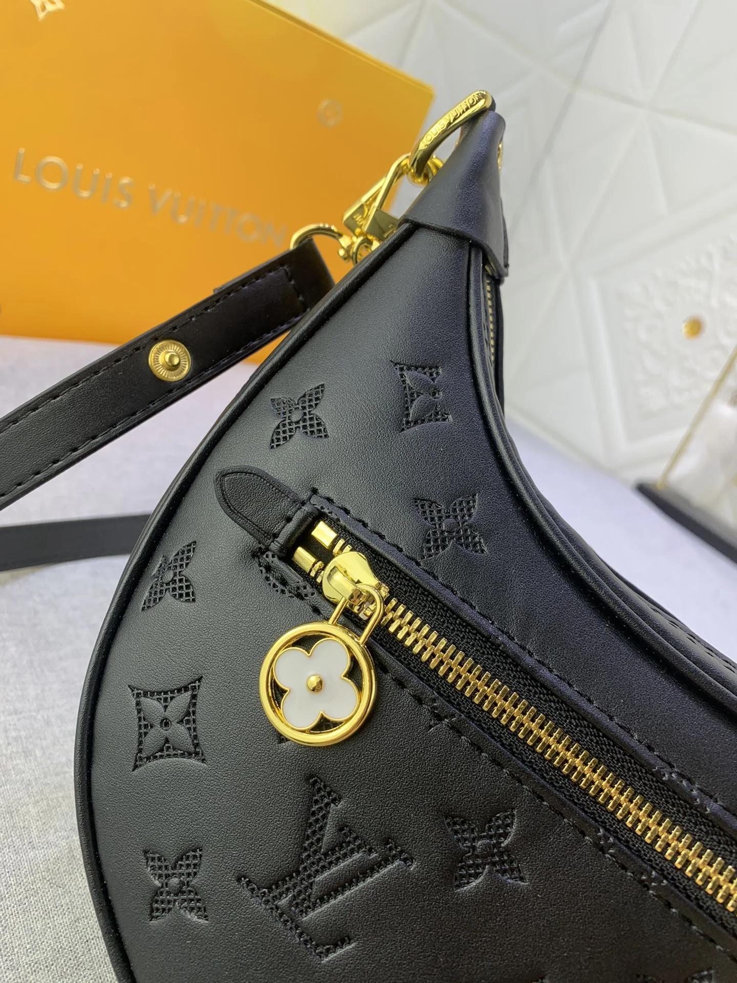 LV $70 gallery