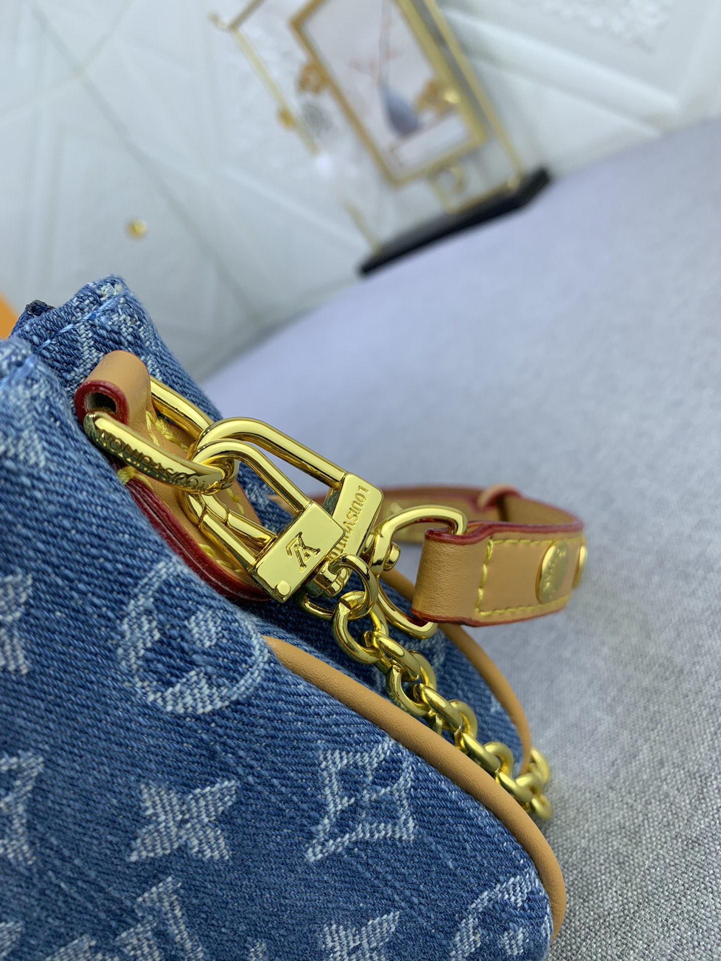 LV $70 gallery