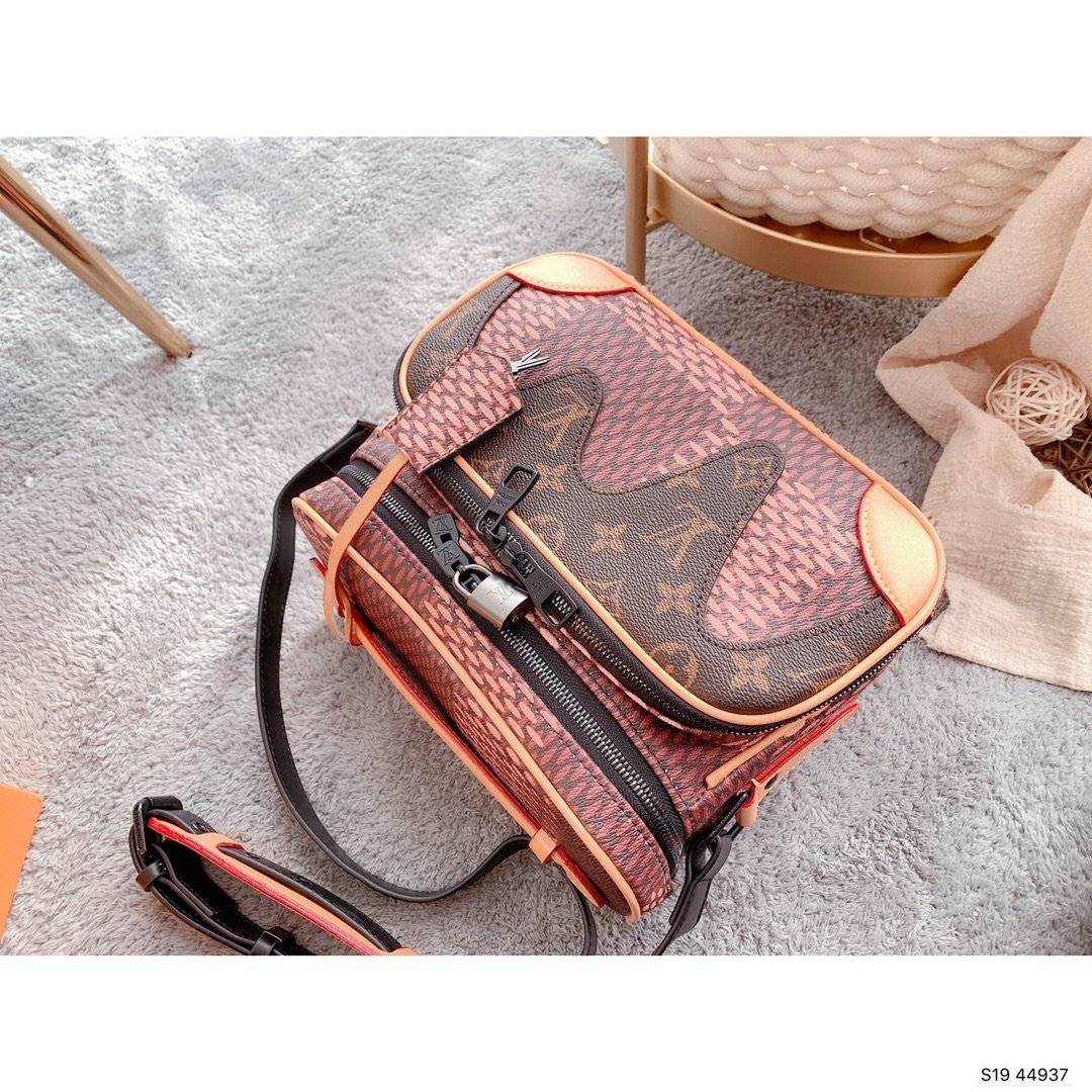 LV $71 gallery