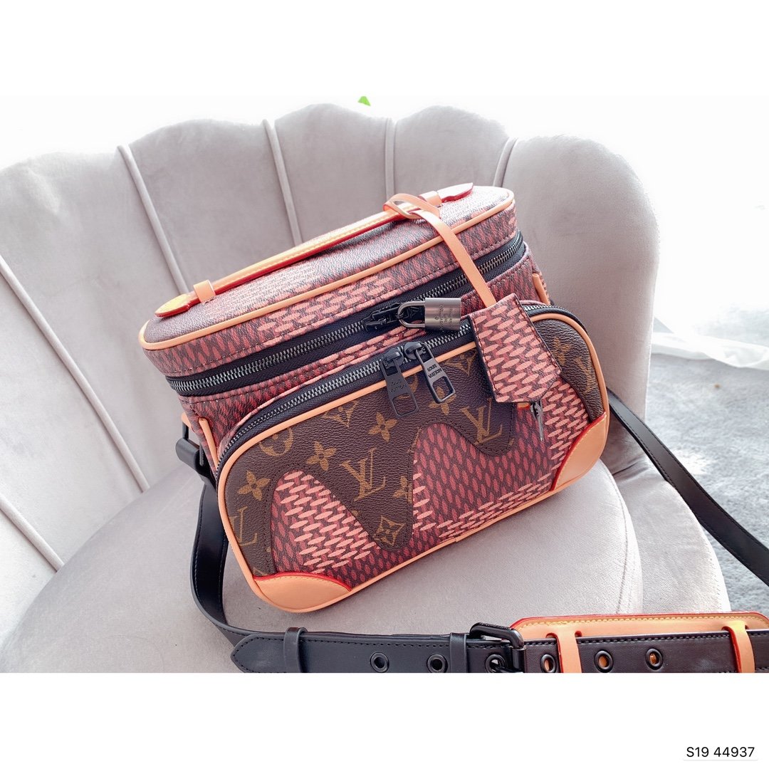 LV $71 gallery